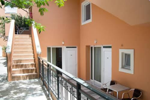 Poseidon Studios & Apartments باليوخورا المظهر الخارجي الصورة